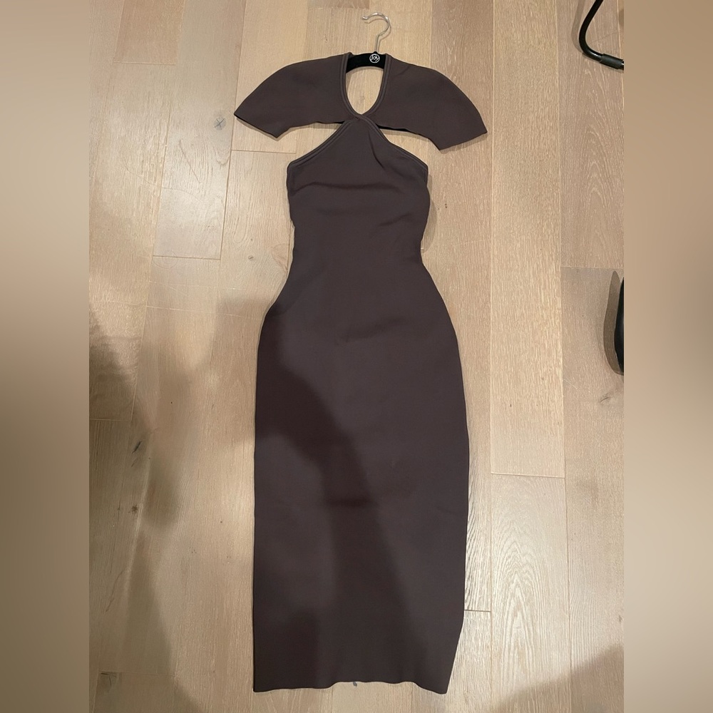 SOLD - KHAITE Piera Dress in Brown (cutout detail) - Picture 6 of 6